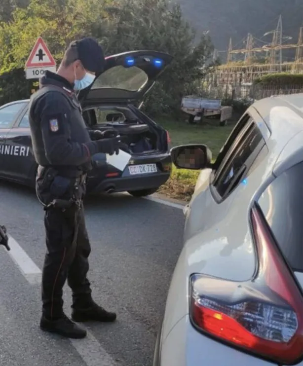 Le indagini, condotte dai carabinieri, hanno accertato che gli incidenti erano simulati (foto di repertorio)
