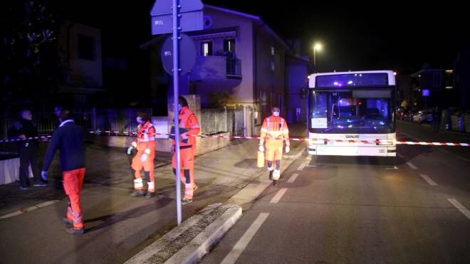 Incidente mortale a Cesena, bimbo di 7 anni investito e ucciso dall'autobus (foto Ravaglia)