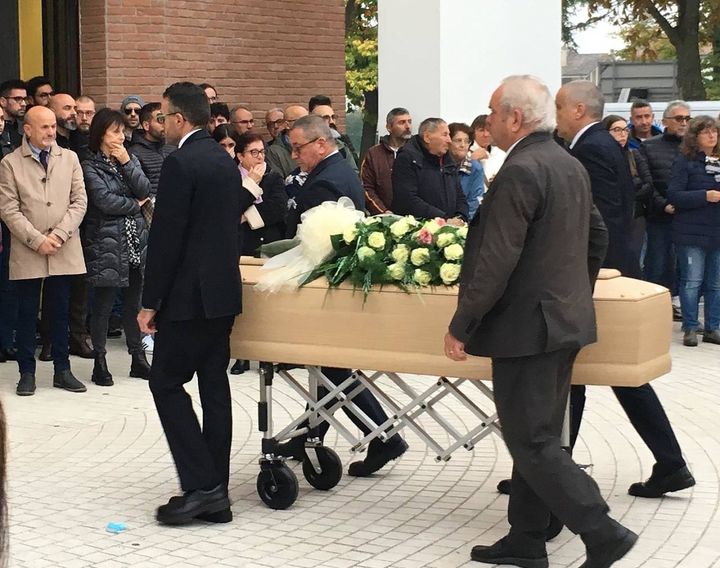 Il funerale nella chiesa di Santa Maria Assunta di Montecchio (foto Toni)