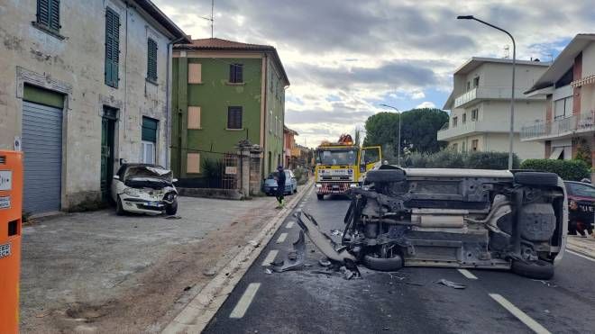 Incidente frontale a Mondolfo (foto Franceschetti)