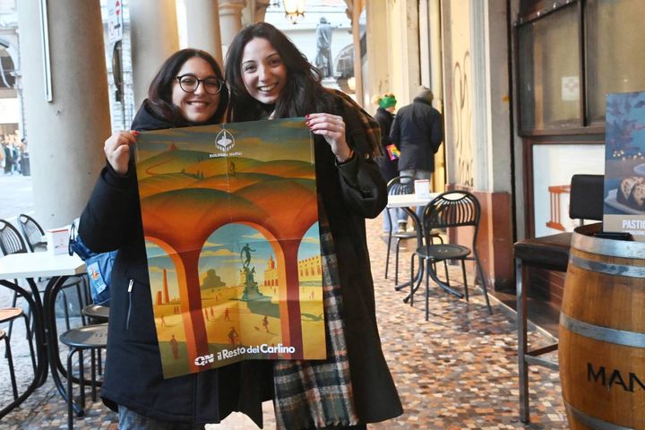 Il poster in regalo con il Resto del Carlino (foto Schicchi)