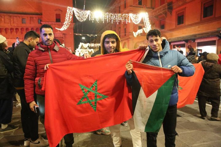 Festa Marocco, la marea rossa invade Bologna (foto Schicchi)