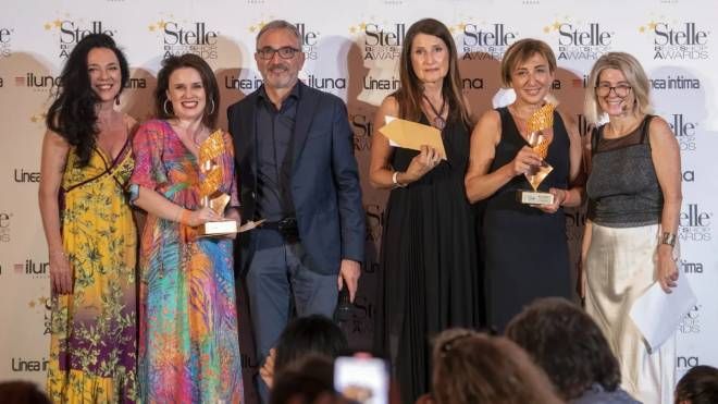 Stelle best shop awards, la premiazione al gala: la seconda da sin. Carmen Sans Urdiales