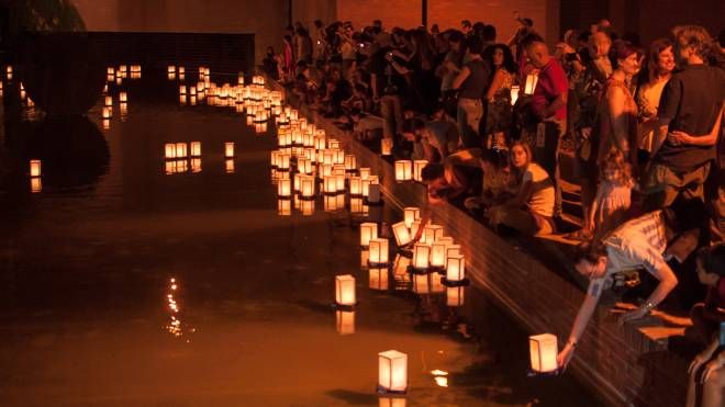 Le lanterne di Hiroshima al parco del Cavaticcio (Foto Dire)