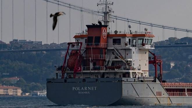 Nella foto la prima nave con cereali dall'Ucraina giunta a destinazione