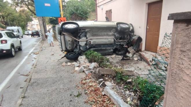 Incidente a Castelfidardo, il fuoristrada ribaltato