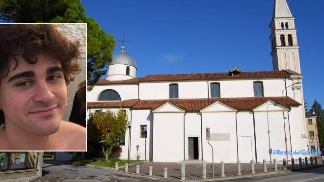 La chiesa dei funerali di Giuliano De Seta (nel box)