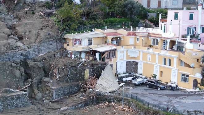Ischia, foto dall'alto della devastazione causata dalla frana a Casamicciola