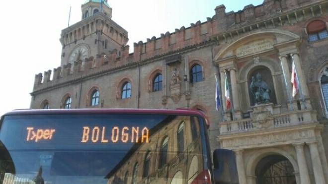 Arrivano a Bologna gli autobus a idrogeno (Foto Dire)
